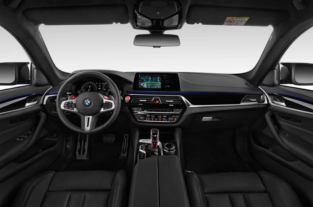 BMW M5 Competition (Baujahr 2019) Base 4 Türen Cockpit und Innenraum