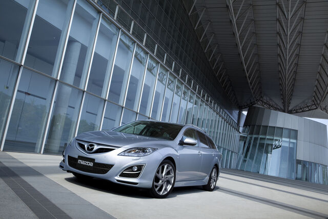 Mazda6 feiert Deutschland-Premiere auf der AMI