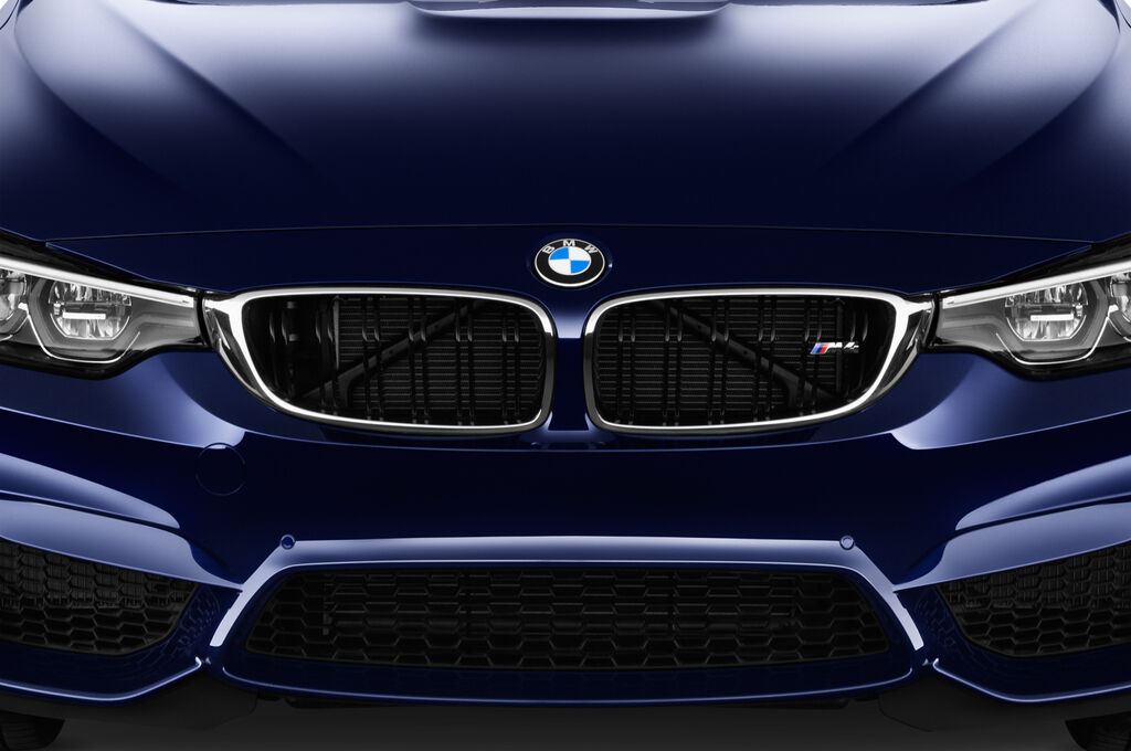 BMW M4 (Baujahr 2018) - 2 Türen Kühlergrill und Scheinwerfer