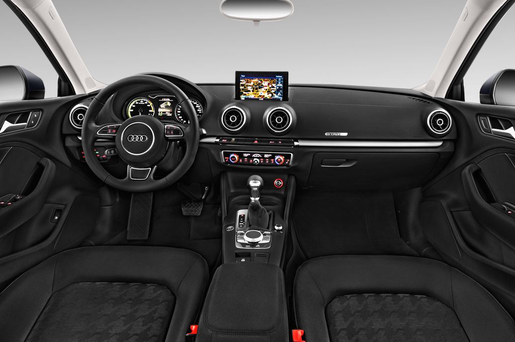 Audi A3 (Baujahr 2015) Ambiente 5 Türen Cockpit und Innenraum