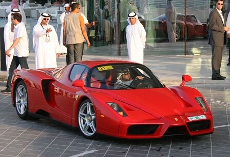 Automarkt Arabische Emirate - Von weißen Camrys und goldenen Rolls Royce