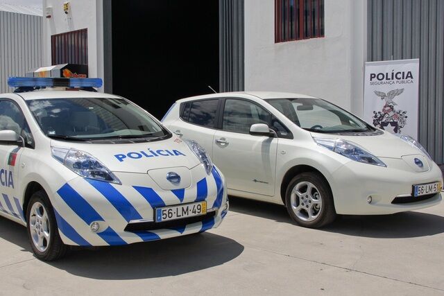 Nissan Leaf mit Blaulicht - Portugals Polizei setzt auf E-Mobilität