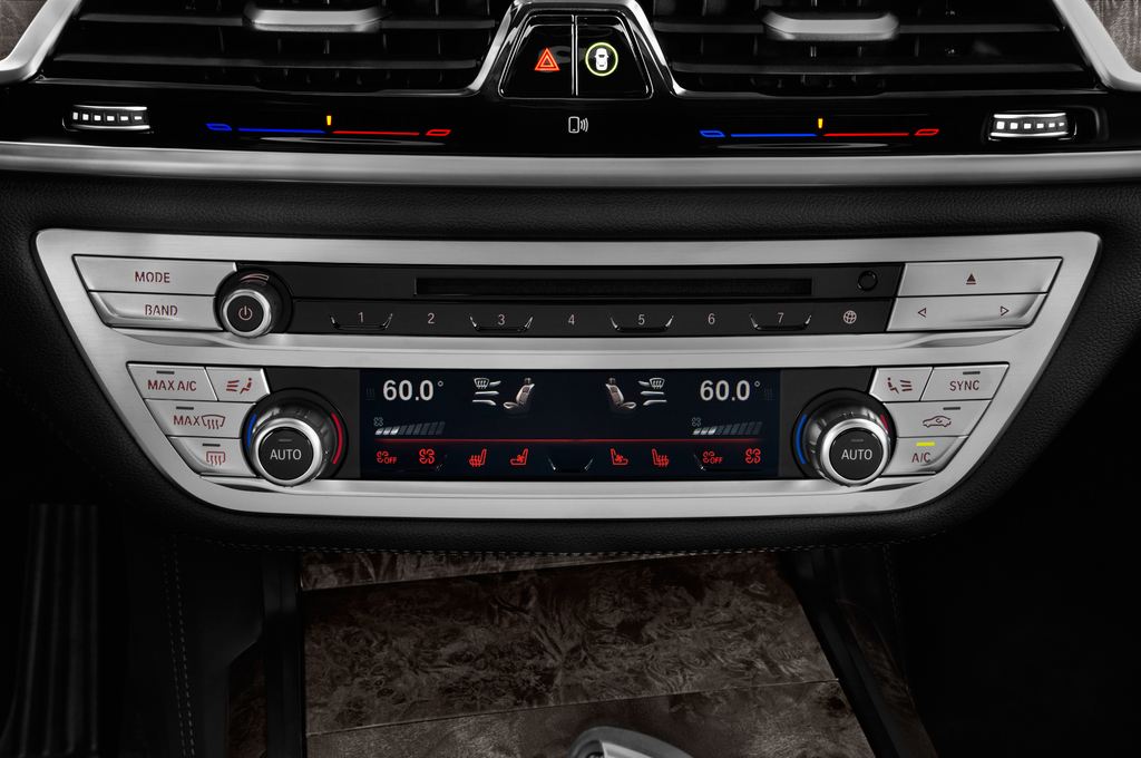 BMW 7 Series (Baujahr 2016) - 4 Türen Temperatur und Klimaanlage