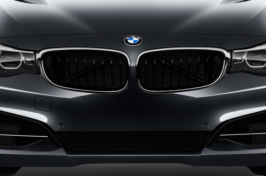BMW 3 Series Gran Turismo (Baujahr 2017) Sport Line 5 Türen Kühlergrill und Scheinwerfer