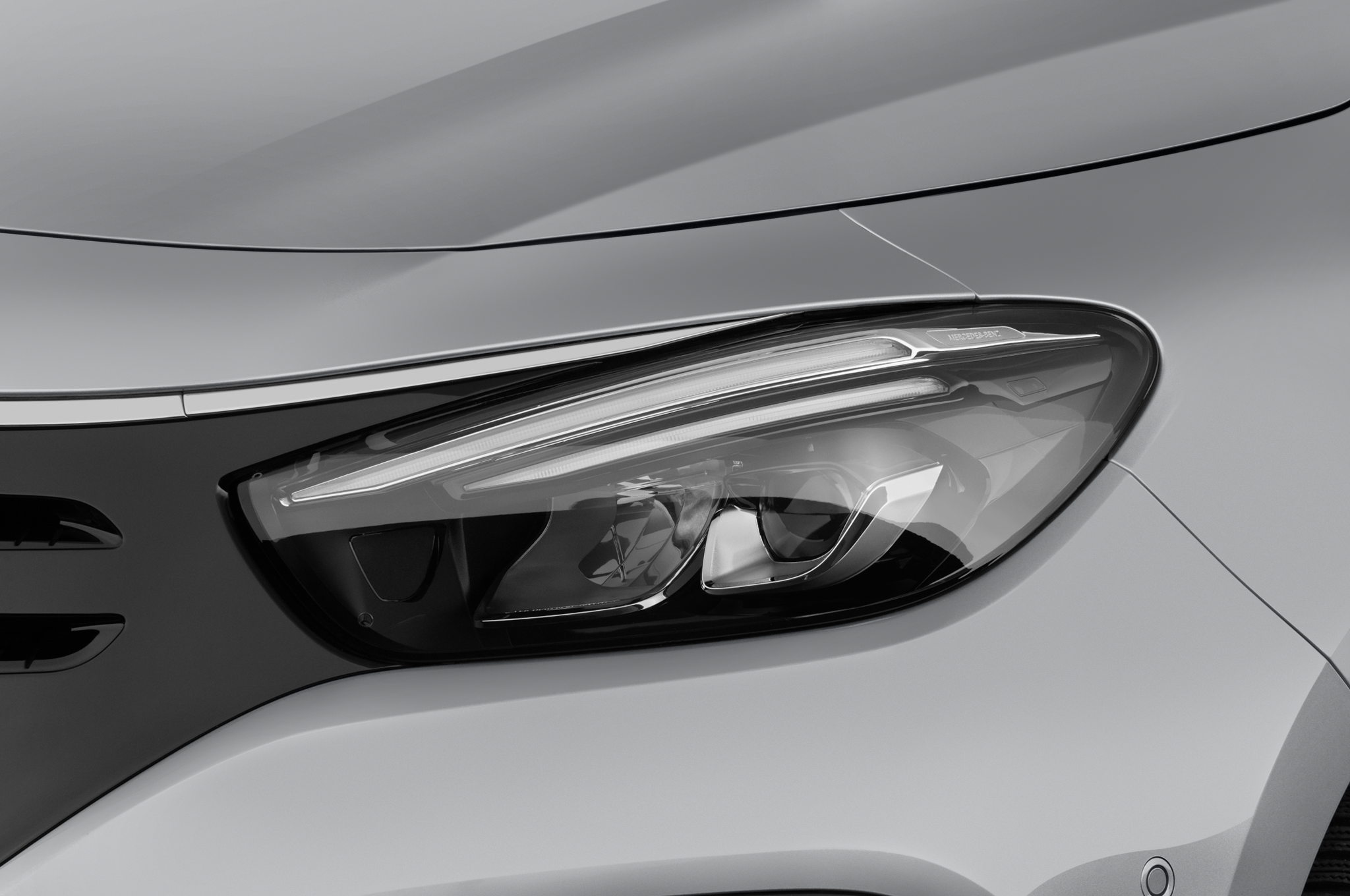 Mercedes EQT (Baujahr 2024) Premium Plus 5 Türen Scheinwerfer