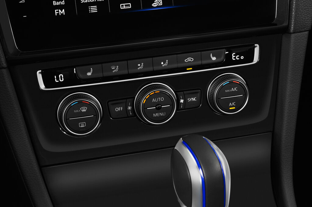 Volkswagen e-Golf (Baujahr 2019) - 5 Türen Temperatur und Klimaanlage