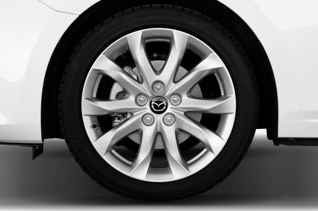 Mazda Mazda3 (Baujahr 2014) Sports-Line 4 Türen Reifen und Felge