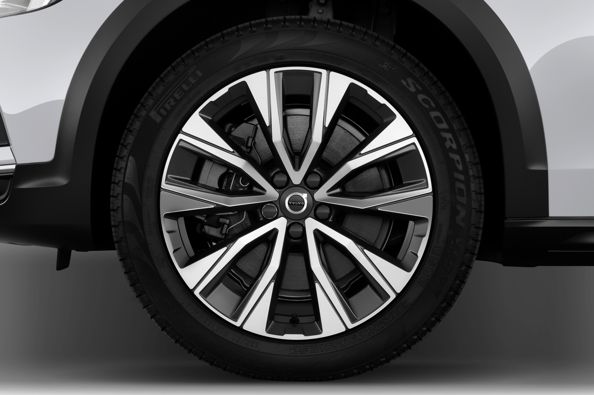 Volvo V90 Cross Country (Baujahr 2023) Core 5 Türen Reifen und Felge