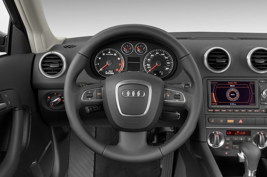Audi A3 (Baujahr 2011) Attraction 2 Türen Lenkrad