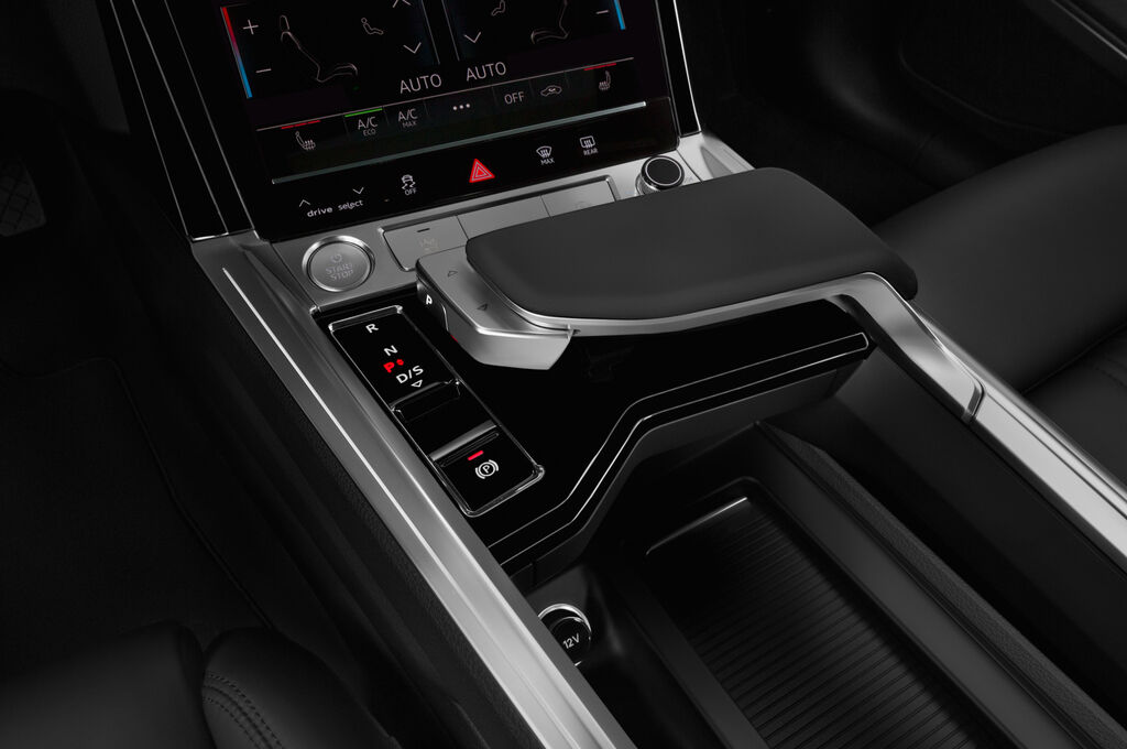 Audi e-tron (Baujahr 2019) Advanced 5 Türen Schalthebel