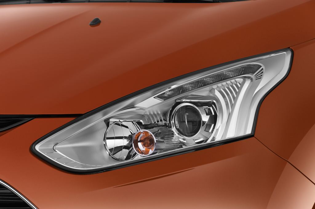 Ford B-Max (Baujahr 2013) Titanium 5 Türen Scheinwerfer