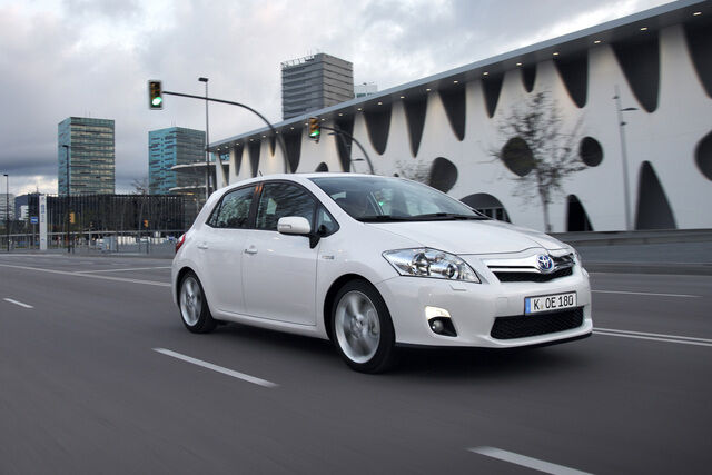 Neuer Toyota Auris - Wieder mit Hybridantrieb – erstmals auch als Kombi