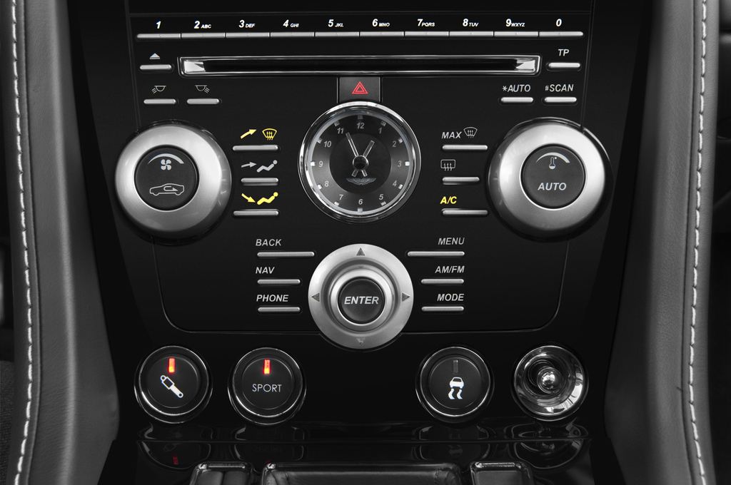 Aston Martin DBS Volante (Baujahr 2010) - 2 Türen Temperatur und Klimaanlage