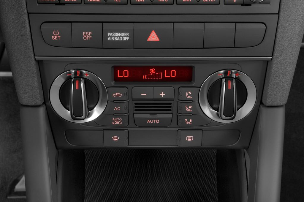 Audi A3 (Baujahr 2011) Attraction 2 Türen Temperatur und Klimaanlage