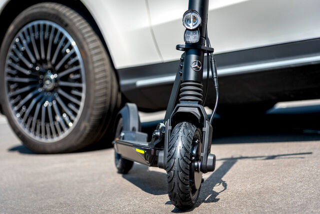 Mercedes E-Scooter - Rollern mit Sternchen