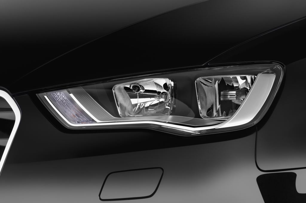 Audi A3 (Baujahr 2013) Ambition 5 Türen Scheinwerfer