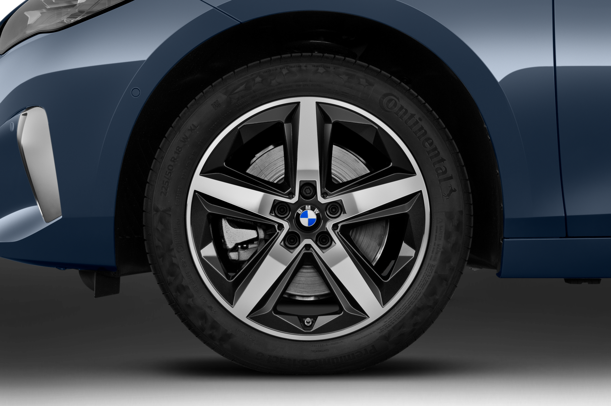 BMW 2 Series Active Tourer (Baujahr 2022) Luxury Line 5 Türen Reifen und Felge