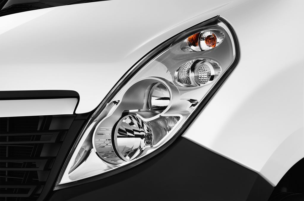 Opel Movano (Baujahr 2017) - 4 Türen Scheinwerfer