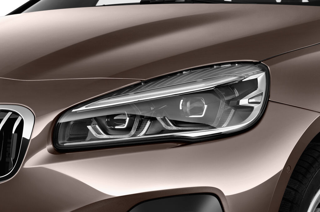 BMW 2 Series Active Tourer (Baujahr 2018) Luxury 5 Türen Scheinwerfer