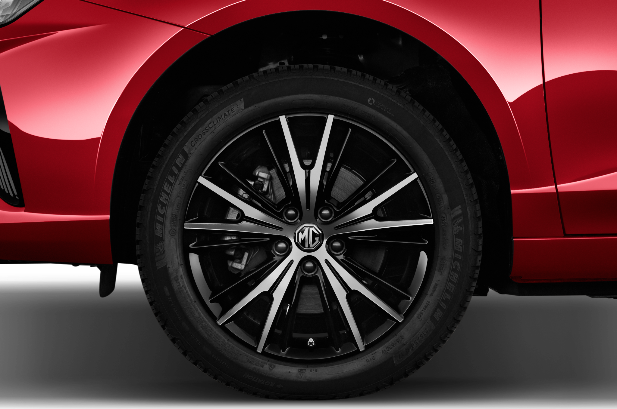 MG MG5 (Baujahr 2022) Luxury 5 Türen Reifen und Felge