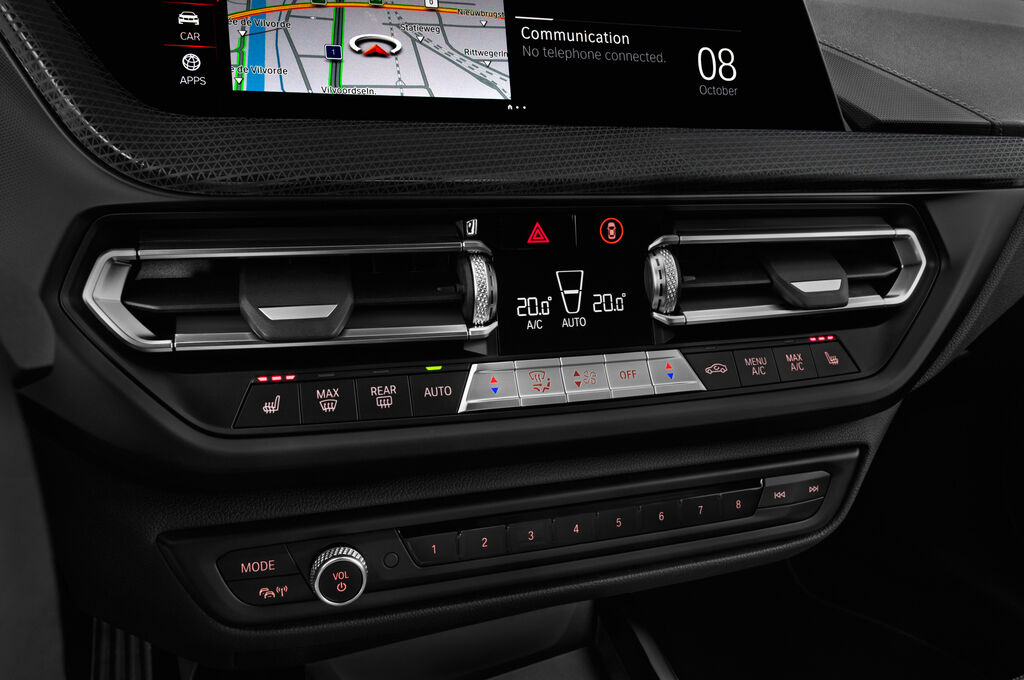 BMW 1 Series (Baujahr 2020) Sport Line 5 Türen Temperatur und Klimaanlage