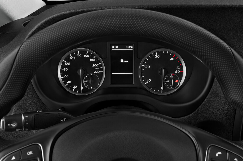 Mercedes Vito (Baujahr 2019) Select 4 Türen Tacho und Fahrerinstrumente