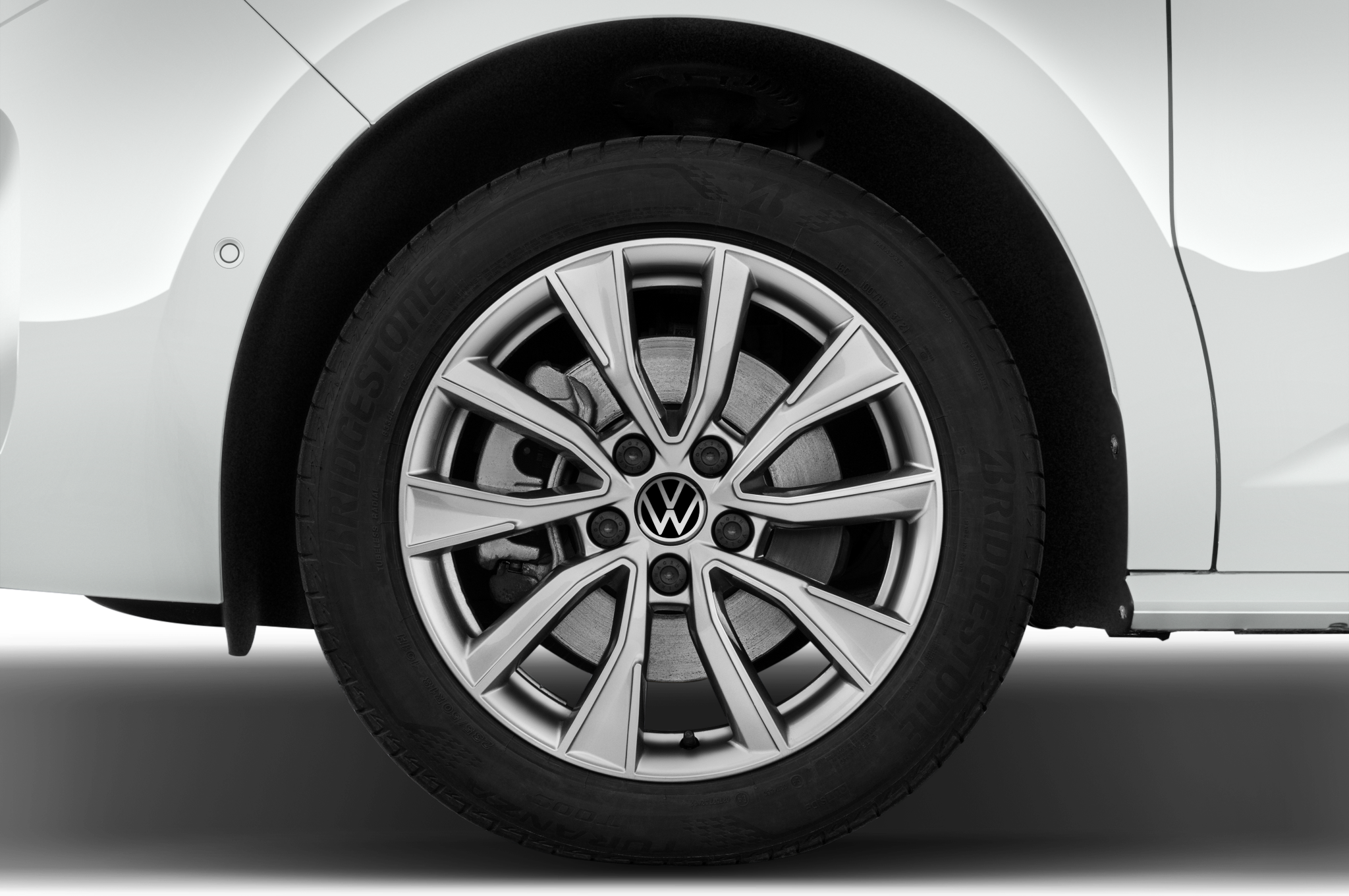 Volkswagen Multivan (Baujahr 2022) Energetic PHEV 5 Türen Reifen und Felge