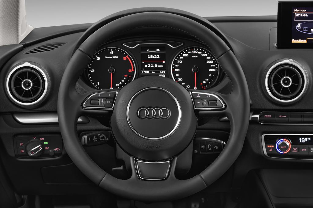 Audi A3 (Baujahr 2013) Ambition 5 Türen Lenkrad