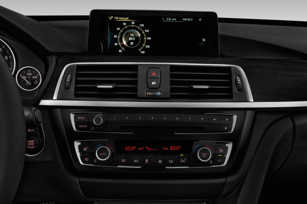 BMW 3 Series Gran Turismo (Baujahr 2017) Sport Line 5 Türen Radio und Infotainmentsystem