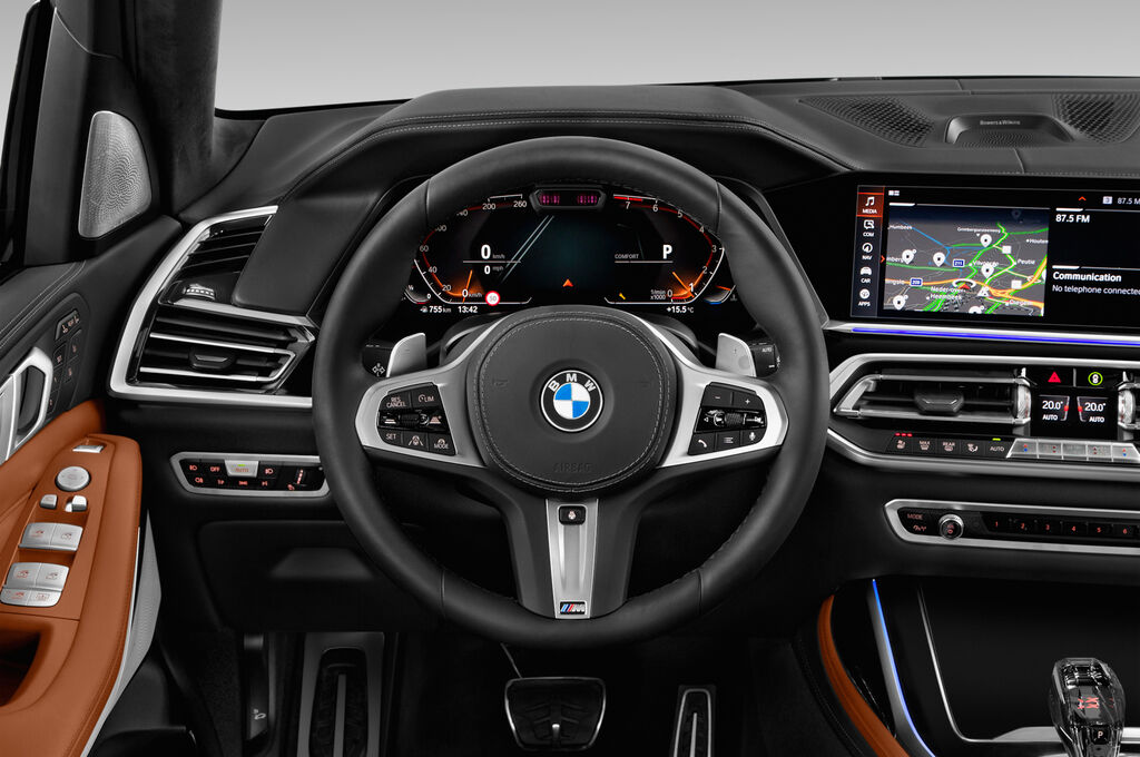 BMW X7 (Baujahr 2019) M Sport 5 Türen Lenkrad
