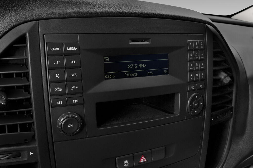 Mercedes Vito (Baujahr 2019) - 4 Türen Radio und Infotainmentsystem