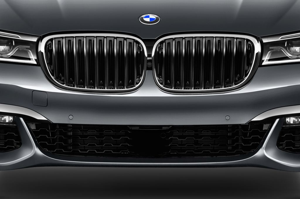 BMW 7 Series (Baujahr 2016) - 4 Türen Kühlergrill und Scheinwerfer