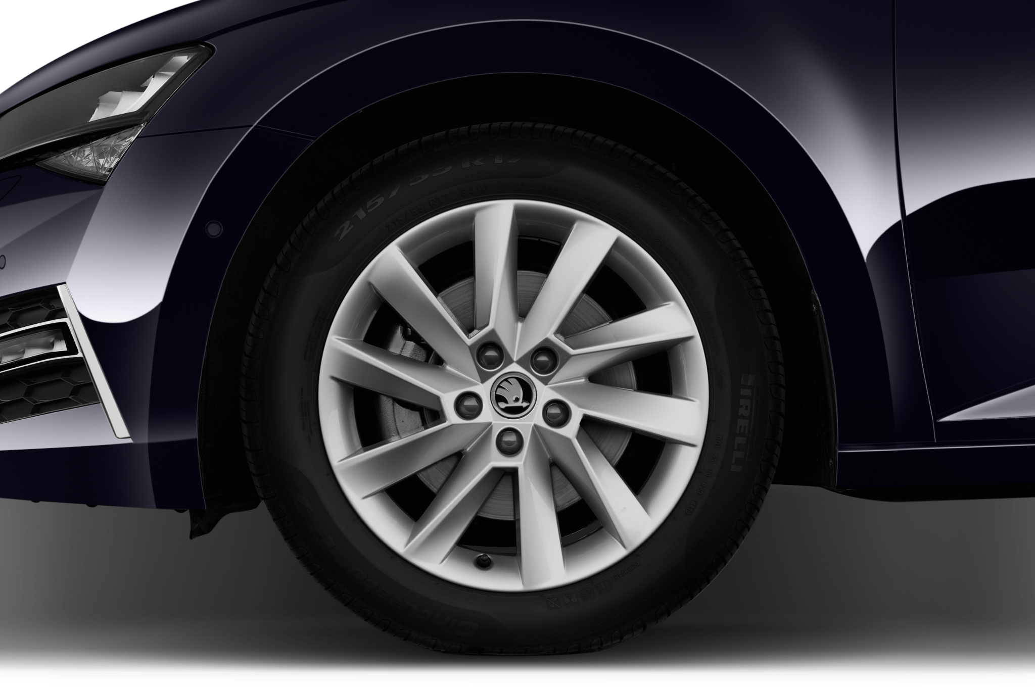Skoda Superb Combi iV (Baujahr 2020) Style 5 Türen Reifen und Felge