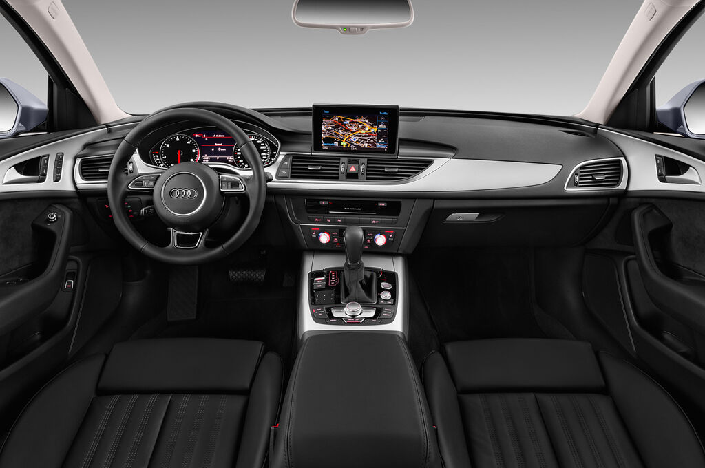 Audi A6 Avant (Baujahr 2018) - 5 Türen Cockpit und Innenraum