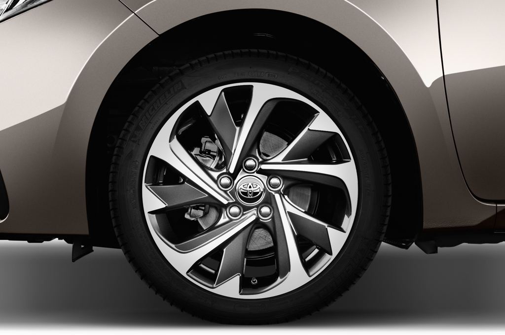 Toyota Corolla (Baujahr 2017) Comfort 4 Türen Reifen und Felge