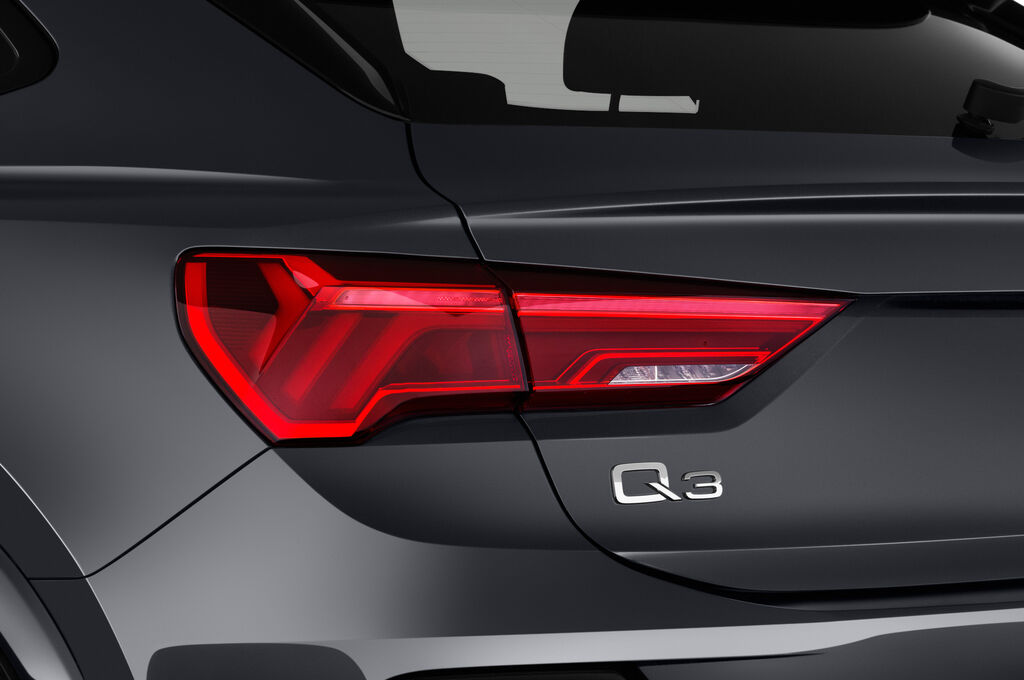 Audi Q3 Sportsback (Baujahr 2020) S Line 5 Türen Rücklicht