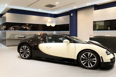 Bugatti eröffnet neuen Showroom in Qatar