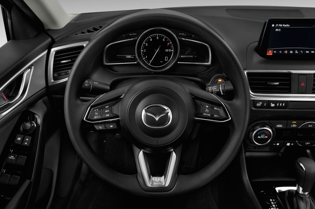 Mazda Mazda3 (Baujahr 2017) Center-Line 4 Türen Lenkrad