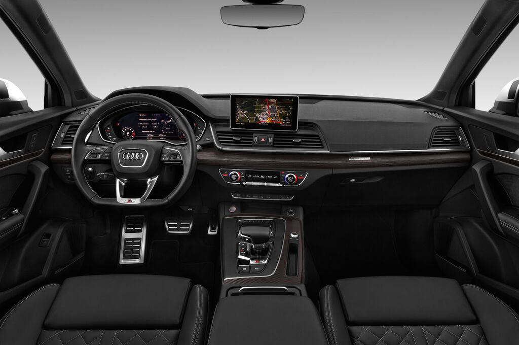 Audi SQ5 (Baujahr 2018) - 5 Türen Cockpit und Innenraum