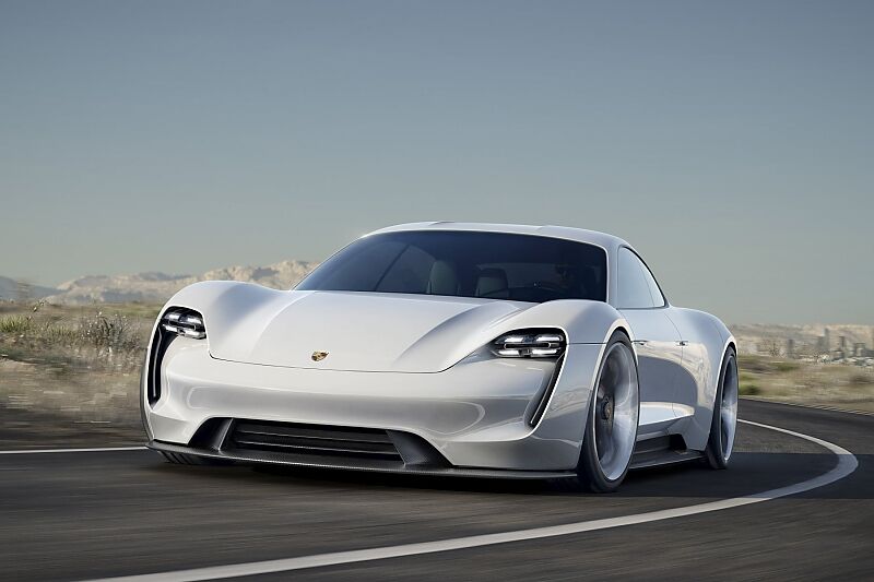 Porsche Mission E - Auf den Spuren des Tesla