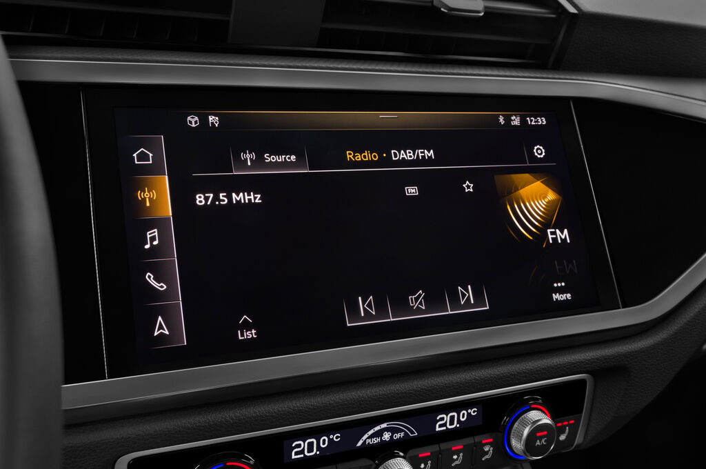 Audi Q3 (Baujahr 2019) Advanced 5 Türen Radio und Infotainmentsystem