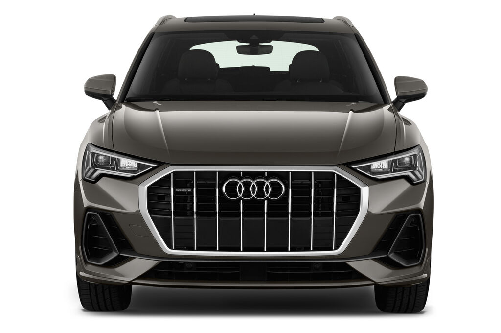 Audi Q3 (Baujahr 2019) S line 5 Türen Frontansicht