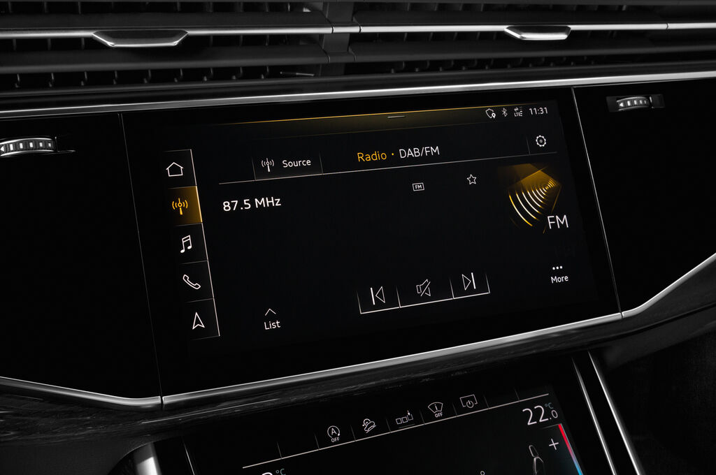 Audi Q7 (Baujahr 2020) S Line 5 Türen Radio und Infotainmentsystem