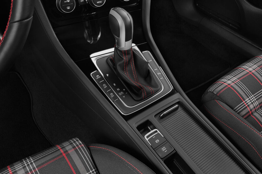 Volkswagen Golf GTI Performance (Baujahr 2018) - 5 Türen Schalthebel