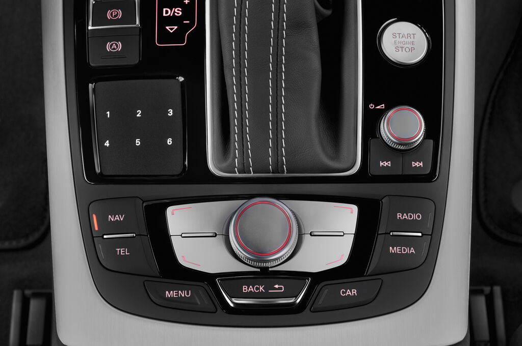Audi A6 Avant (Baujahr 2018) S Line 5 Türen Radio und Infotainmentsystem