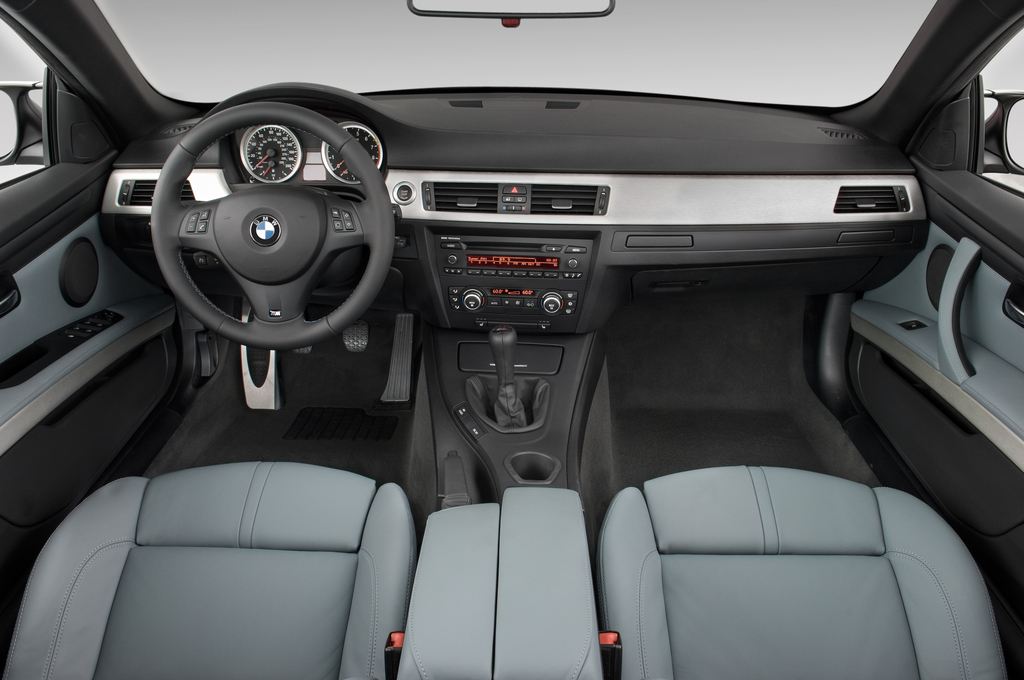 BMW M3 (Baujahr 2010) M3 2 Türen Cockpit und Innenraum