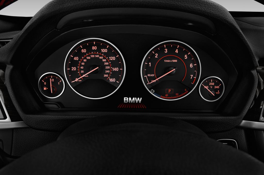 BMW 3 Series Gran Turismo (Baujahr 2017) Sport Line 5 Türen Tacho und Fahrerinstrumente