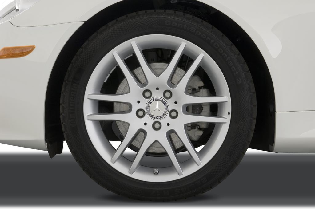 Mercedes SLK (Baujahr 2010) 300 2 Türen Reifen und Felge