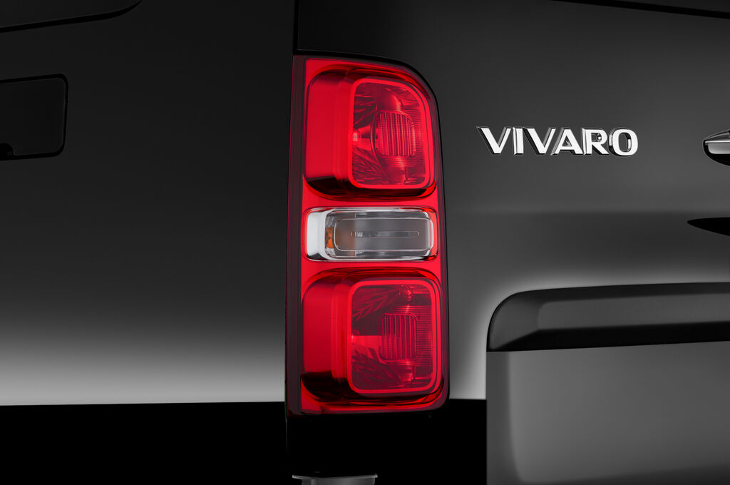 Opel Vivaro (Baujahr 2020) Innovation DK 4 Türen Rücklicht