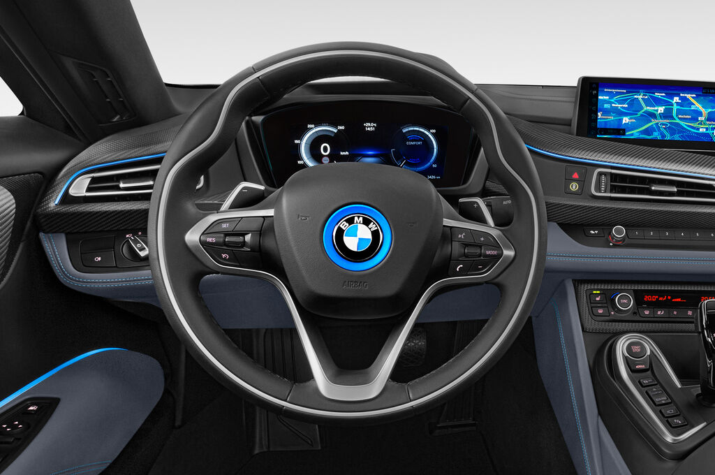 BMW i8 (Baujahr 2019) - 2 Türen Lenkrad